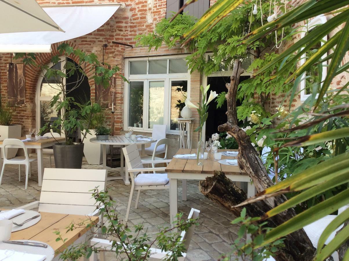 La Maison Sur La Place Penne-dʼAgenais Exteriér fotografie